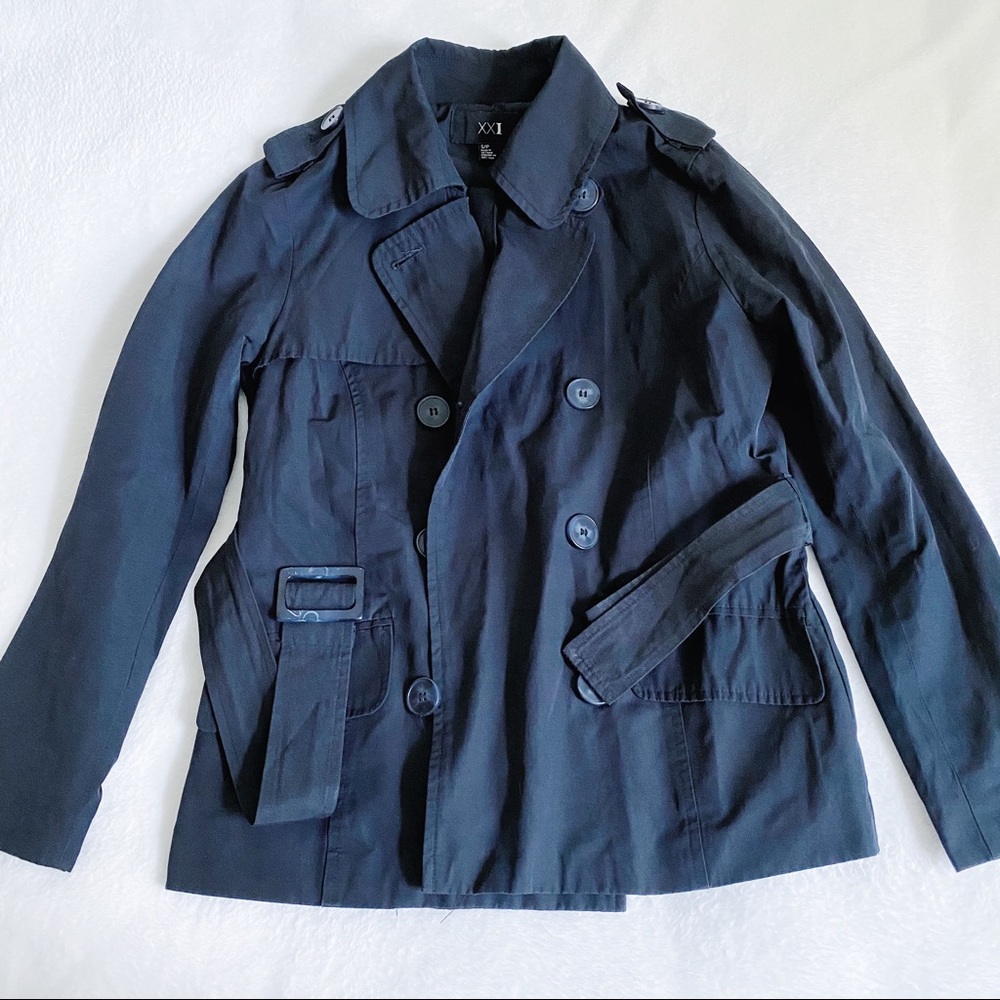 SOLD❌ Forever21 Navy Lightweight Belted Trench - Picture 2 of 10
